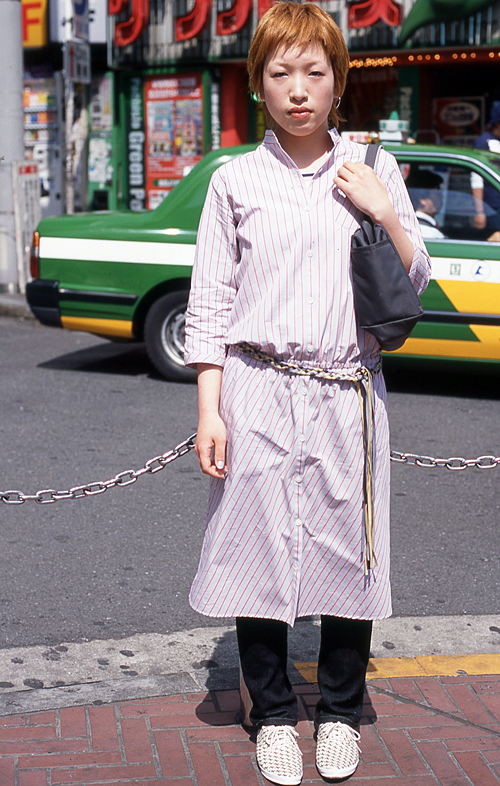 00591 18歳 女性 専門学校(服飾)
