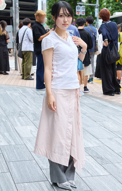 09982 22歳 女性 印刷業
