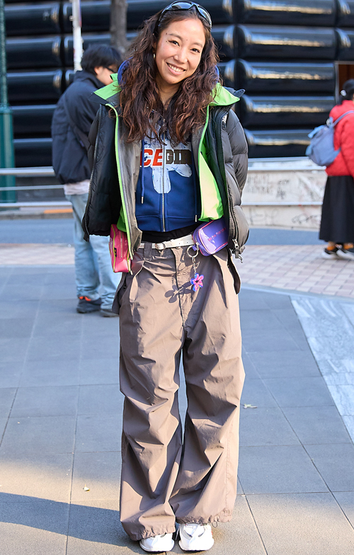 09788 33歳 女性 デザイナー