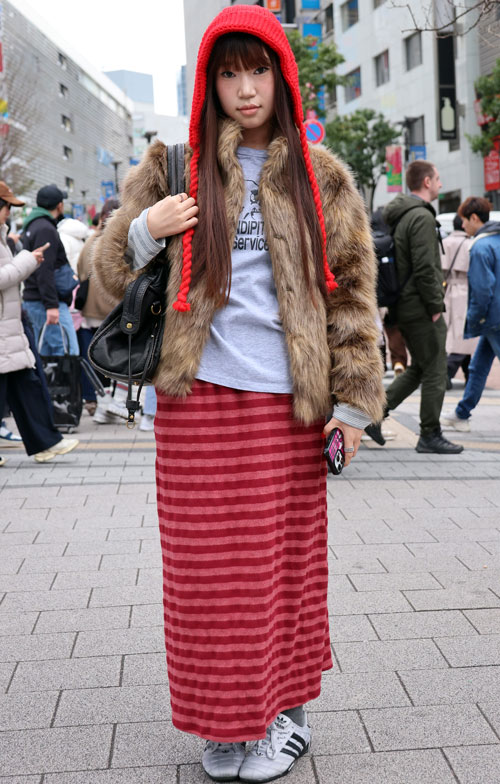 09842 22歳 女性 専門学校1年生　心理、文化専攻