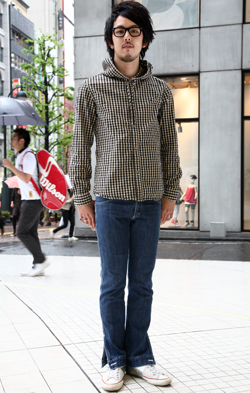 02818 24歳 男性 会社員(メガネ販売)