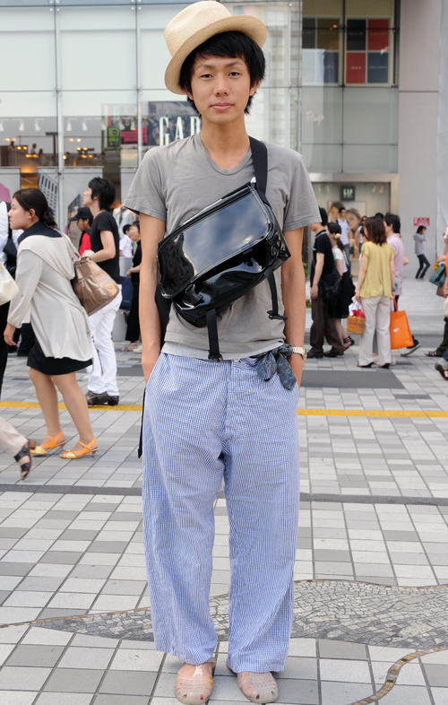 02966 24歳 男性 会社員(銀行員)