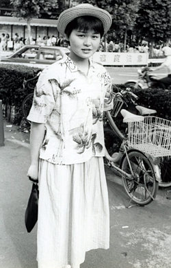 02994 19歳 女性 会社員(OL)