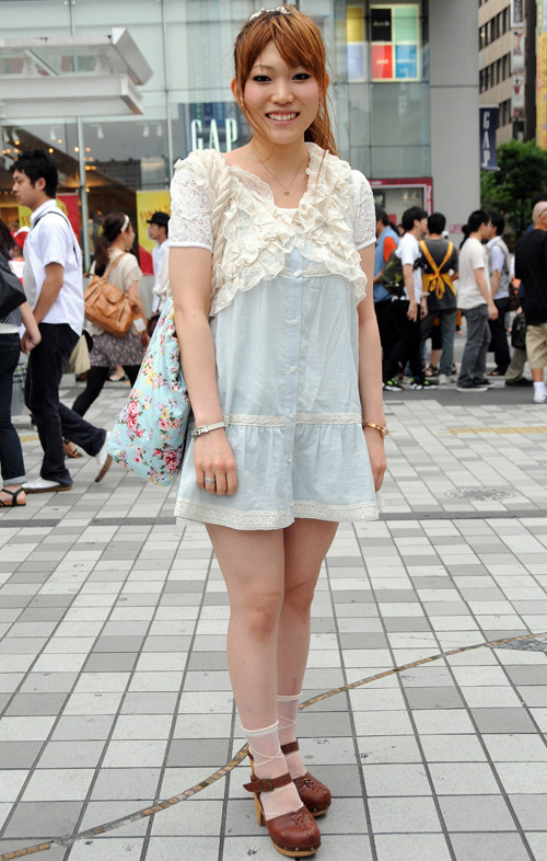 03790 20歳 女性 大学2年生(教育)