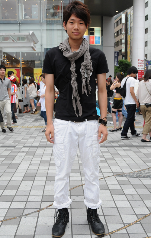 03791 21歳 男性 大学2年生(政治)