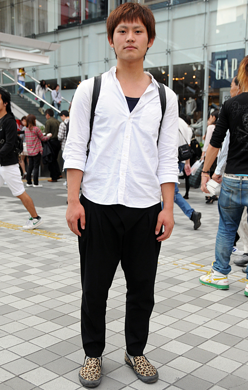 03894 21歳 男性 大学2年生(社会科学部)
