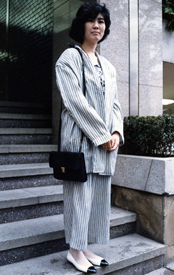 int070_h03 21歳 女性 会社員(信販会社)