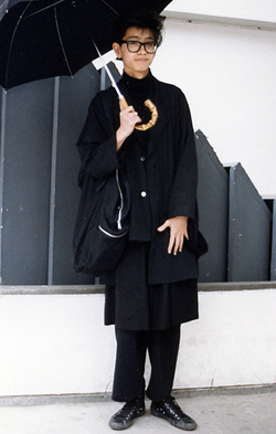 int070_s02 18歳 男性 専門学校生(服飾)