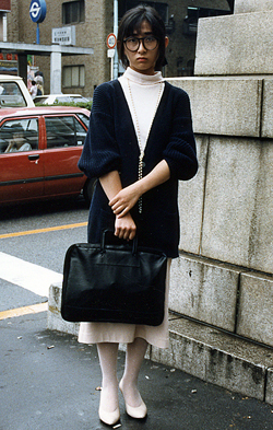 int071_h05 20歳 女性 大学生(フランス文学)