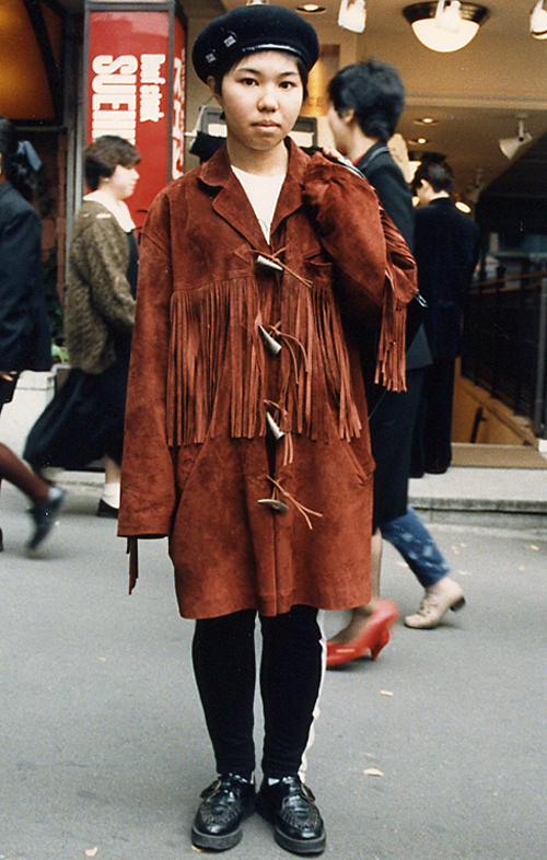 int076_h02 19歳 女性 専門学校生(ファッション)