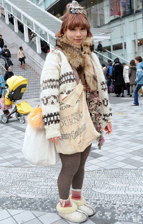 03992 22歳 女性 フリーター(古着屋)