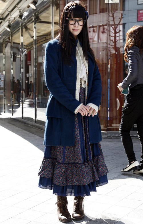 04034 19歳 女性 大学1年生(社会福祉)