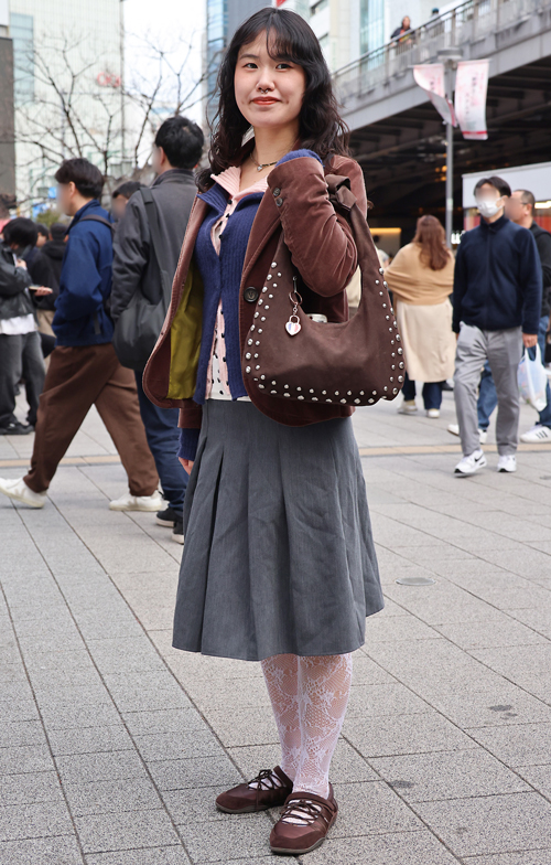 09865 20歳 女性 大学2年生（服飾）