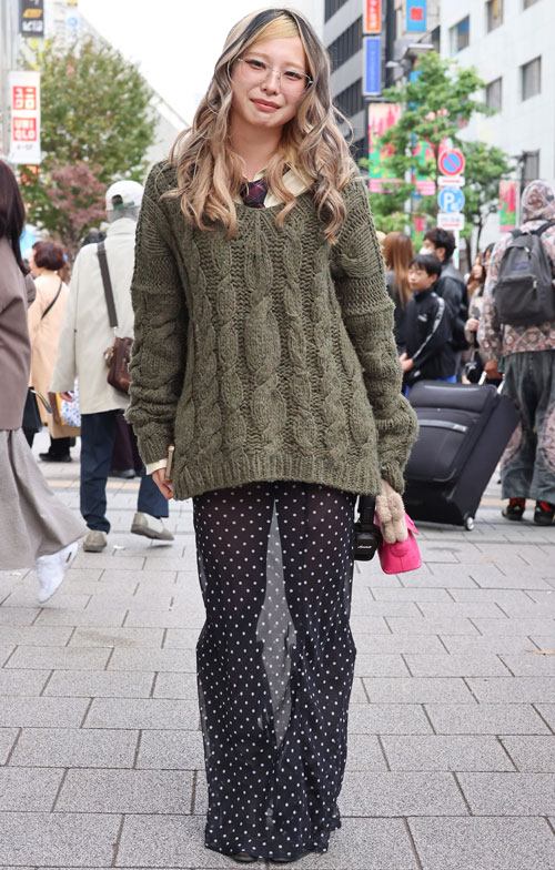 09759 21歳 女性 公務員