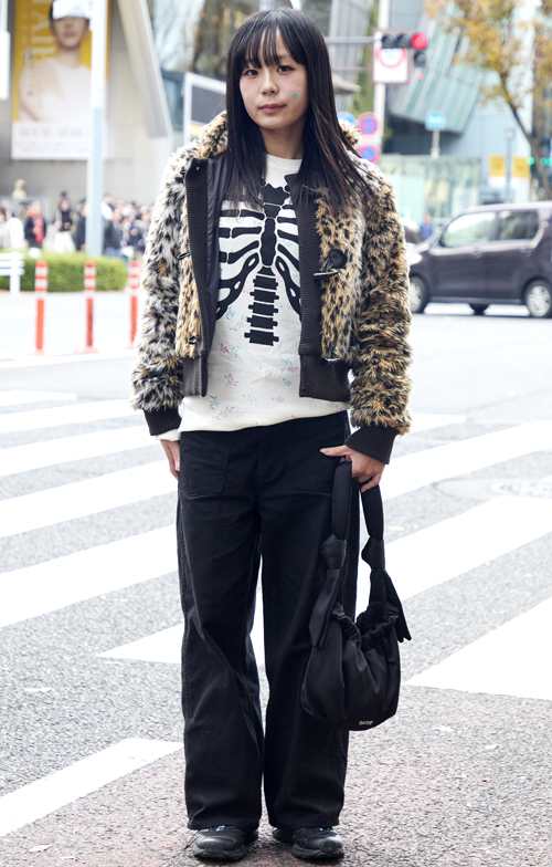 09772 23歳 女性 公務員