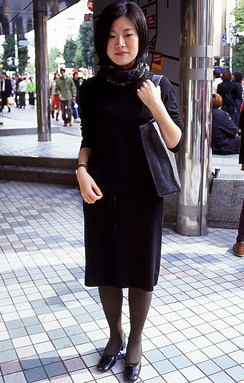 02078 23歳 女性 会社員(客室乗務員)