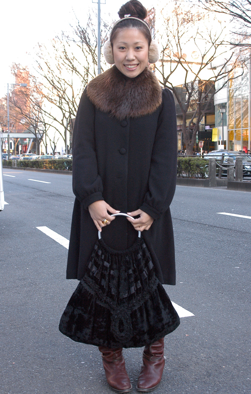 02308 22歳 女性 大学4年生(服飾)