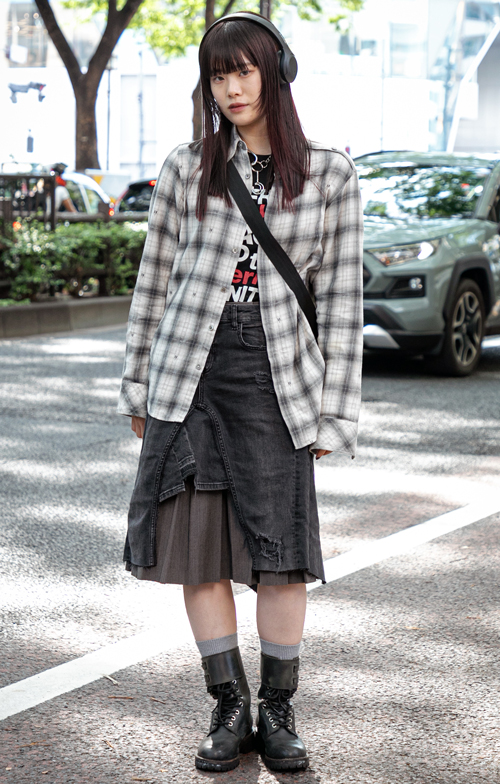 09250 21歳 女性 大学4年生(デザイン学科)