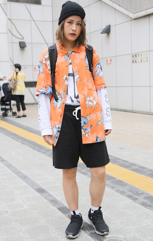 06905 18歳 女性 大学1年生(服飾)