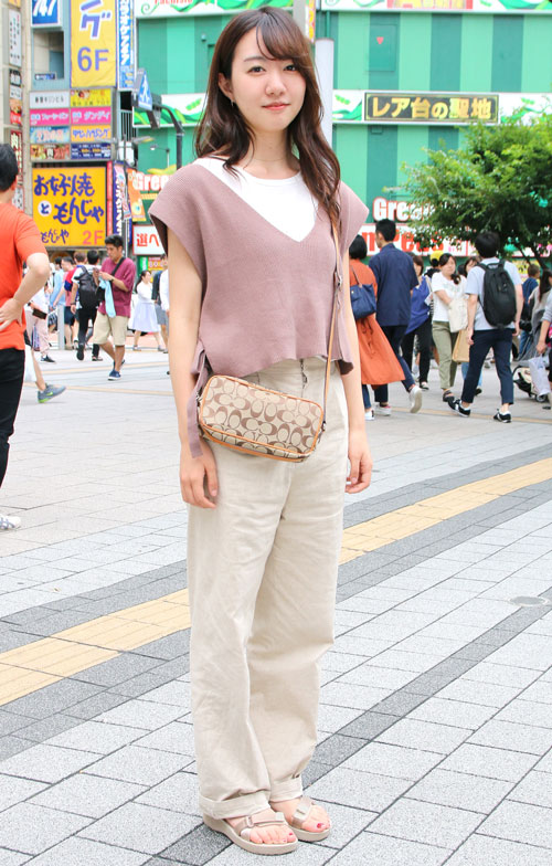 07689 23歳 女性 会社員(ディスプレイ)