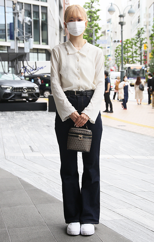 08515 18歳 女性 大学1年生(国際)