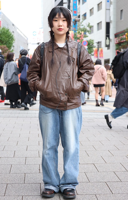 09047 21歳 女性 専門学校2年生(ファッション)