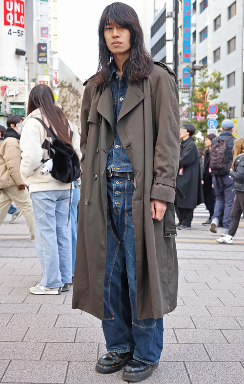 09130 22歳 男性 専門学校2年生(服飾)