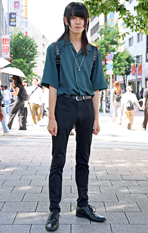 09328 19歳 男性 大学2年生(美術)