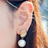 定点観測,ストリートファッション,ストリートスナップ,ファッションスナップ,across,アクロス,スカート,ワンピース,ミドル丈,ミディアム丈,ひざ下,フレアスカート,プリーツスカート,ピアス,