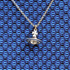 定点観測,ストリートファッション,ストリートスナップ,ファッションスナップ,across,アクロス,白,ホワイト,white,白トップス,白シャツ,白Tシャツ,カットソー,ワンピース,全身白,オールホワイト,金髪,ハイトーンヘア,アクセサリー,ネックレス,VivienneWestwood,ヴィヴィアンウエストウッド,