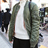 定点観測,ストリートファッション,ストリートスナップ,ファッションスナップ,across,アクロス,streetsnap,fashion,snap,street,street,style,streetstyle,アースカラー,earthcolor,カーキ,khaki,ベージュ,beige,グリーン,green,モスグリーン,迷彩,カモフラ,MA1,エムエーワン,ミリタリー,アウター,コート,ブルゾン,ボンバージャケット,チェスターコート,