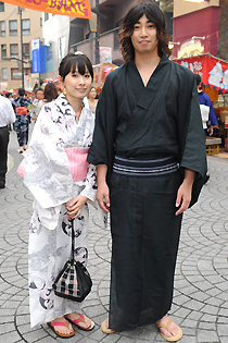 ストリートファッション マーケティング across