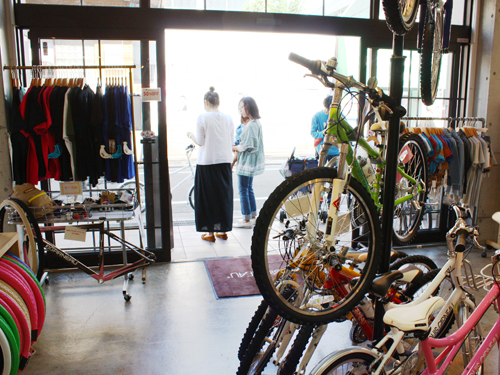 LOUIS GARNEAU STORE（ルイガノストア）