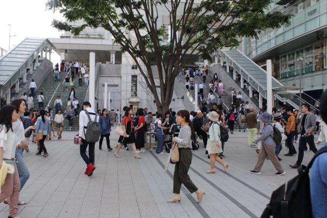 ベスパ,バイク,ファッション,花柄,fashion,ブーム,渋谷,新宿,原宿,プロジェクト,公園通り,神南,古着,デニム,坂,ミックス,スーパーカー,ロフト,丸井,紀伊国屋書店前,デザイナー,考現学,shibuya,shinjuku,harajuku,まち,街,ストリート,訪日外国人,路上観察