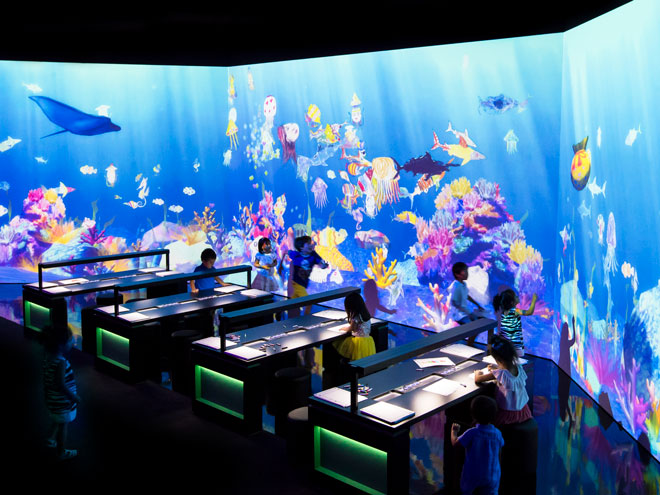 パルコ,アクロス,across,ボーダレスワールド,お絵かき水族館アート,エプソン,六本木ヒルズ,デジタル,デジタルテクノロジー,猪子寿之,プロジェクションマッピング,ポヨンポヨン空間,チームラボアスレチックス,大観覧車,レジャー,青梅駅,東京テレポート駅,art,レポート,EN tea House,未来の遊園地,チームラボ,森ビル,MORI Building DIGITAL ART MUSEUM:EPSON teamLab Borderless,知育