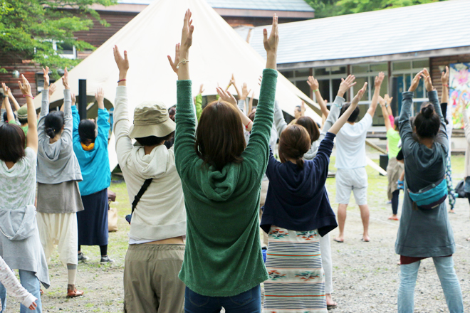 ニュービレッジ ポトラッチキャンプ,OVA NU VILLAGE -a potlatch camp,OVA ,ファミリー,家族,山梨,フェス,イベント,ソーラーパネル,自然エネルギー,野外イベント,子ども,キャンプ,アウトドア,ポトラッチ,ポットラック,パーティー,レイブ,祭,村,キャンプ,新しい村,Mangosteen,ケータリング,ジビエ,monro,アウトドアアパレル,マンゴスチン,コミュニティ,インディアン,野外フェス,社会,民俗学,人類学